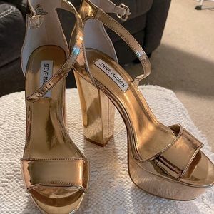 NWOT Steve Madden Rose Gold platforms